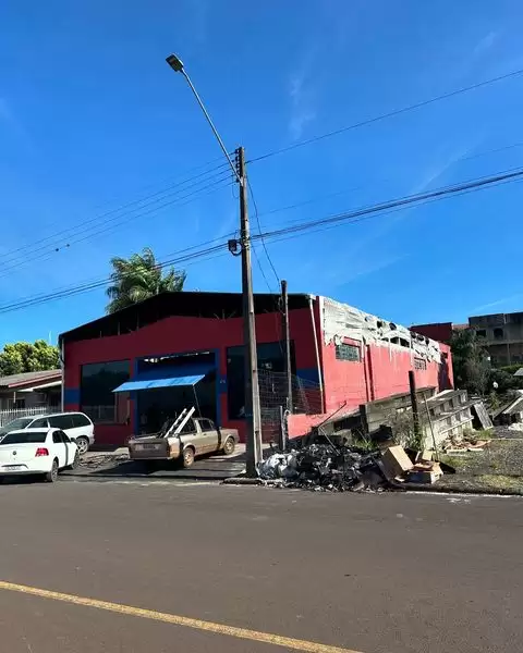 Incêndio atinge a Mecânica Assoni em Coronel Vivida