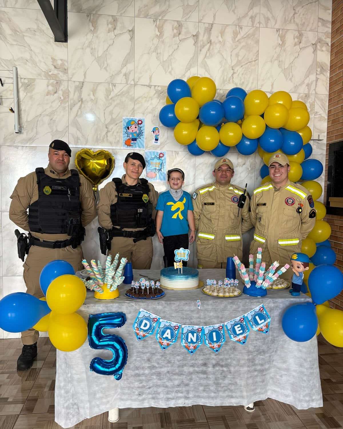 A Festa de Aniversário do Daniel: Uma Surpresa Especial com Heróis da Vida Real